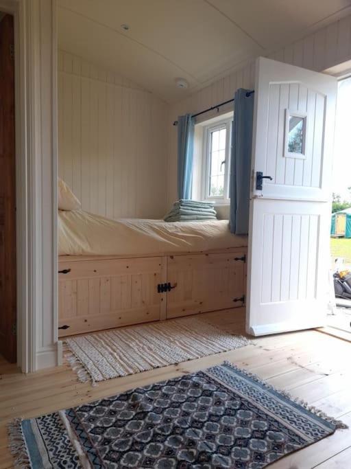 Dinky'S Den Apartman Coverack Kültér fotó